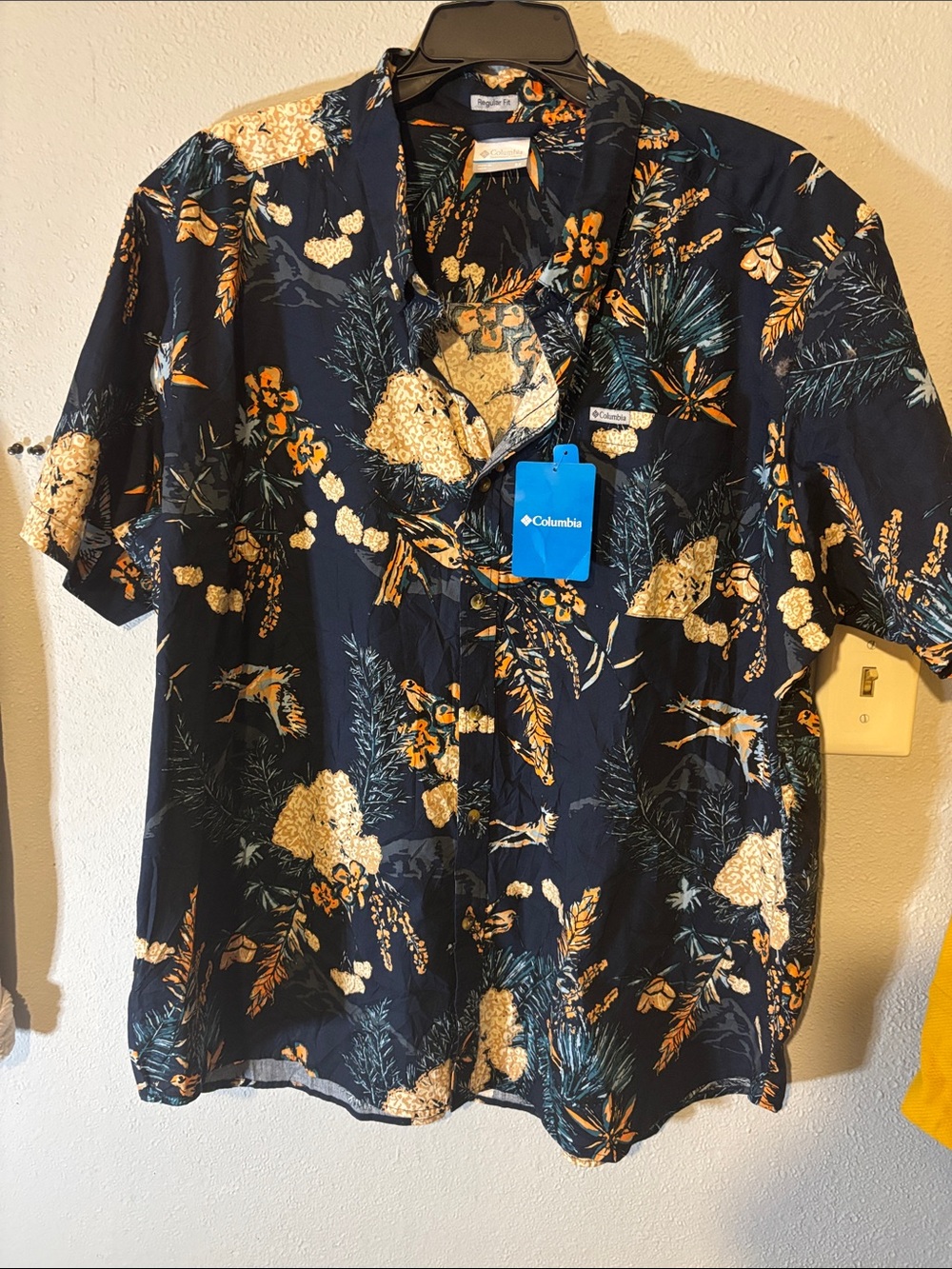 Columbia Men’s Navy Floral Print Short-Sleeve Button-Down Shirt